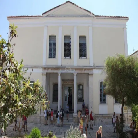 Het Archeologisch Museum van Samos met oude artefacten en beelden