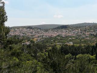 Πανοραμική άποψη της Δημοτικής Κοινότητας Μυτιληνιών στο κέντρο της Σάμου